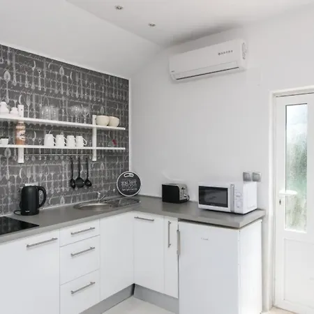 Villa Terra -Fontana Guest house