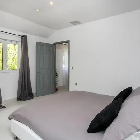 Villa Terra -Fontana Guest house *
